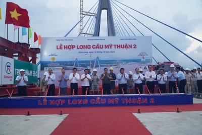 Thủ tướng Phạm Minh Chính dự Lễ hợp long cầu Mỹ Thuận 2