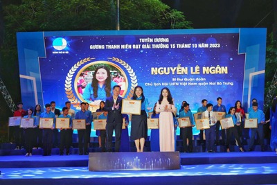 Hà Nội: Tuyên dương gương thanh niên đạt giải thưởng 15 tháng 10