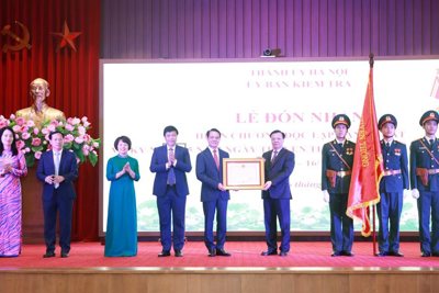 Ủy ban Kiểm tra Thành ủy Hà Nội đón nhận Huân chương Độc lập hạng Nhất