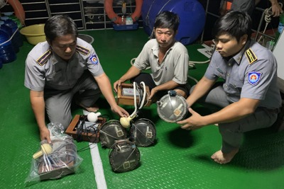 Kiên Giang: Tàu cá không số chở 7 giám sát hành trình
