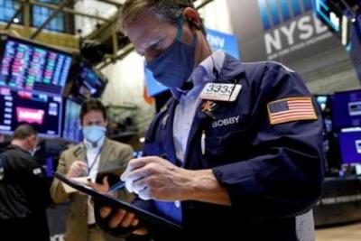 Chứng khoán Mỹ lao đao vì lãi suất, Dow Jones bốc hơi gần 200 điểm