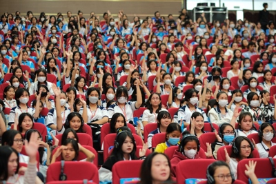 1.000 nữ sinh tham gia diễn đàn truyền cảm hứng “tương lai không giới hạn”