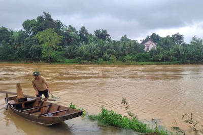 Hà Tĩnh: Mưa lớn nhiều vùng bị ngập sâu, giao thông sạt lở nghiêm trọng