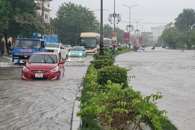 Quảng Bình: Mưa lớn, nhiều tuyến đường tại TP Đồng Hới bị ngập nặng