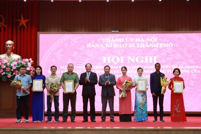 Hà Nội trao giải Cuộc thi chính luận bảo vệ nền tảng tư tưởng của Đảng