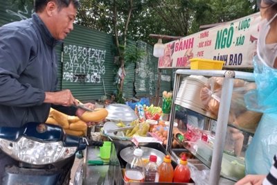 Khi thực khách “ngó lơ” nguy cơ mất an toàn vệ sinh thức ăn đường phố