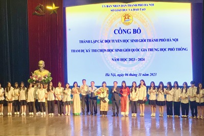 Hà Nội: Ra mắt 12 đội tuyển học sinh giỏi thành phố đi thi quốc gia