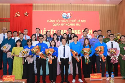 Quận ủy Hoàng Mai kết nạp 20 đảng viên