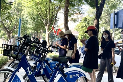 Xe đạp công cộng đi vào đời sống người dân Thủ đô 