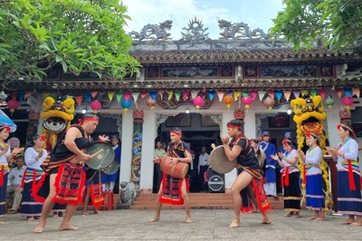 Quảng Ngãi: Học dân vũ, đánh chiêng để làm du lịch