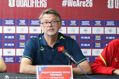 HLV Philippe Troussier:"Hàng thủ có sai số để Philippines có cơ hội ghi bàn"