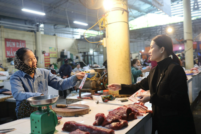 Tây Hồ đẩy mạnh thanh toán không dùng tiền mặt tại các chợ