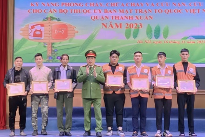 Quận Thanh Xuân: Khen thưởng 71 tập thể, cá nhân về việc chữa cháy, cứu nạn