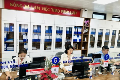 Hà Nội đẩy mạnh phân cấp, ủy quyền trong giải quyết thủ tục hành chính