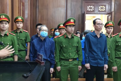 Nguyên Giám đốc Bệnh viện TP Thủ Đức Nguyễn Minh Quân nhận 21 năm tù