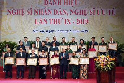 119 gương mặt được vinh danh Nghệ sĩ nhân dân và những dư luận trái chiều