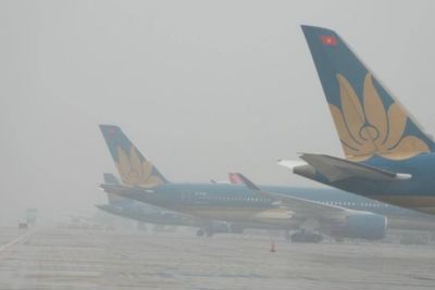 Sương mù dày khiến nhiều chuyến bay ở Nội Bài phải chuyển hướng