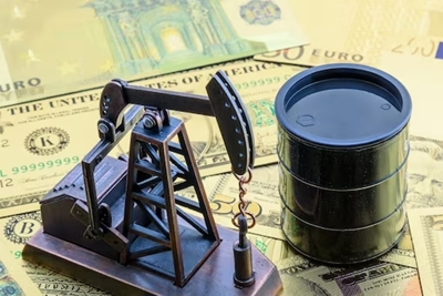 Giá xăng dầu hôm nay 13/12: WTI tuột mốc 70 USD/thùng