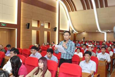 Cử tri huyện Gia Lâm đề nghị xem xét các vấn đề liên quan đất ở