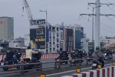 Công an TP Hồ Chí Minh xử phạt 10 mô tô Harley đi vào đường cấm