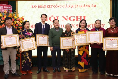 Quận Hoàn Kiếm đẩy mạnh phong trào thi đua xây dựng xứ họ đạo tiên tiến