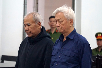 Thêm 9 năm tù cho hai cựu Chủ tịch UBND tỉnh Khánh Hòa vì "đất vàng"