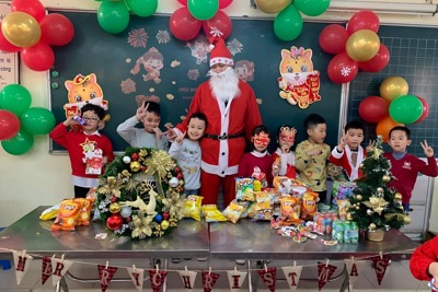 Hà Nội: Dịch vụ ông già Noel tặng quà nở rộ, đắt khách 