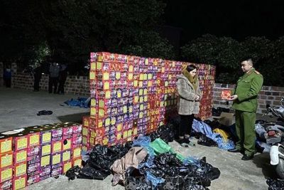Lạng Sơn: Bắt giữ hơn 1 tấn pháo nổ trái phép