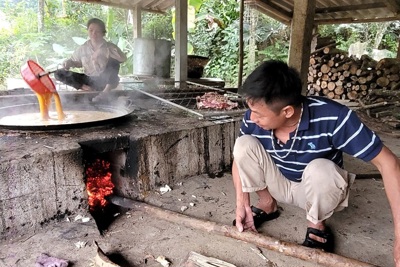 Hà Tĩnh: Làng nghề mật mía truyền thống đỏ lửa phục vụ tết Nguyên đán