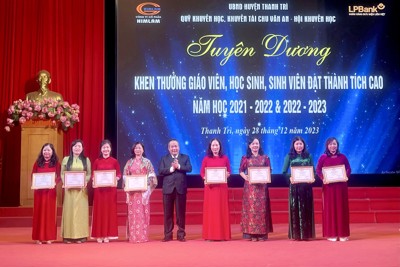 Huyện Thanh Trì: Tuyên dương, khen thưởng giáo viên, học sinh đạt thành tích xuất sắc