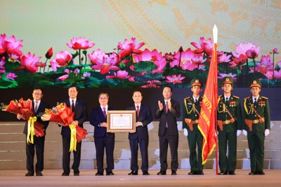 Chủ tịch nước dự lễ kỷ niệm 20 năm thành lập TP Cần Thơ