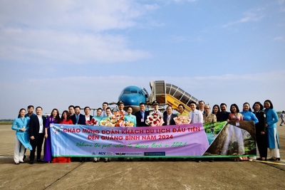 Quảng Bình: Đón đoàn khách du lịch “xông đất” đầu năm