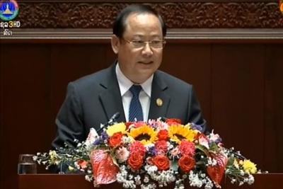 Thủ tướng Lào và phu nhân bắt đầu thăm chính thức Việt Nam
