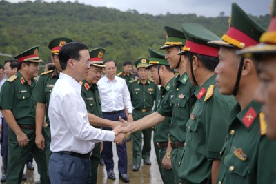 Chủ tịch nước Võ Văn Thưởng thăm và chúc Tết tại xã đảo Thổ Châu