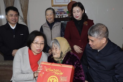 Lãnh đạo Thành phố Hà Nội thăm, tặng quà Tết tại huyện Phú Xuyên