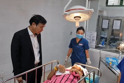 Tiếp tục cấp cứu, điều trị nạn nhân vụ tai nạn giao thông tại Đà Nẵng