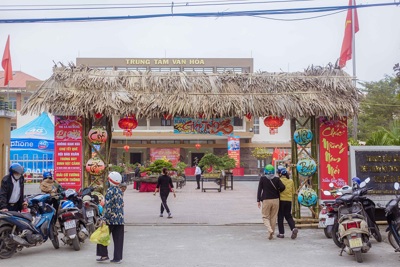 Quảng Bình: Tái hiện “chợ Tết quê” và trưng bày ấn phẩm báo Xuân