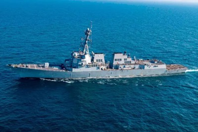 Tàu khu trục Mỹ đánh chặn tên lửa Houthi