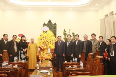 Lãnh đạo Thành phố thăm, chúc Tết Ban Hoằng pháp Giáo hội Phật giáo Việt Nam