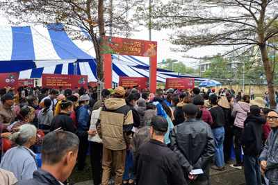 Phiên chợ Tết 0 đồng Thái Bình: Hàng ngàn người cùng vui "đem Tết về nhà"