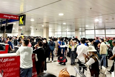 Sân bay Tân Sơn Nhất quá tải, Cục Hàng không Việt Nam chỉ đạo nóng