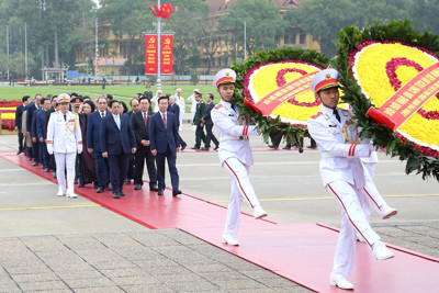 Lãnh đạo Đảng, Nhà nước, TP Hà Nội vào Lăng viếng Chủ tịch Hồ Chí Minh