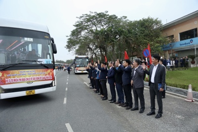 Hà Nội: 1.200 công nhân lao động về quê đón Tết trên chuyến xe nghĩa tình