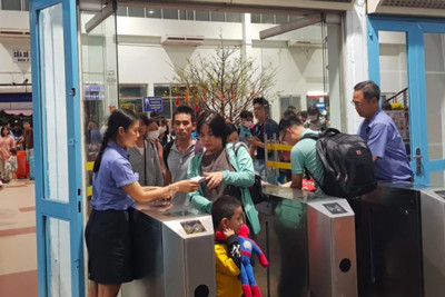 Ga Sài Gòn đón lượng khách tăng đột biến trong ngày 28 Tết