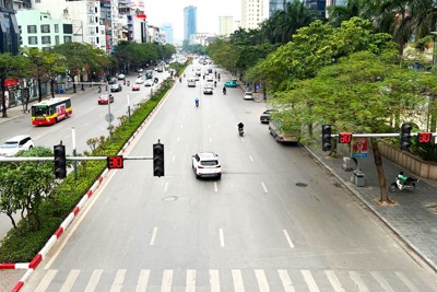 Đường phố Hà Nội vắng vẻ, thông thoáng trong ngày cuối cùng năm Quý Mão