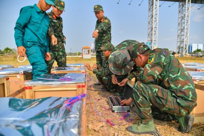 Kiên Giang: Cận cảnh trận địa pháo đêm giao thừa