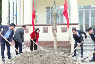 Huyện Ứng Hoà phát động trồng mới 13.000 cây xanh