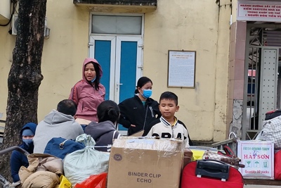 Nghệ An: Người dân tất bật rời quê sau Tết