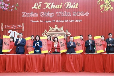 Phó Bí thư Thường trực Thành uỷ dự khai bút đầu Xuân tại huyện Thanh Trì