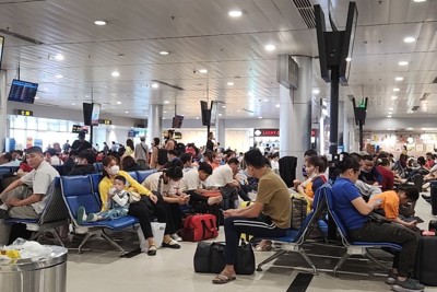 Sân bay Tân Sơn Nhất lập kỷ lục đón 151.000 hành khách trong một ngày